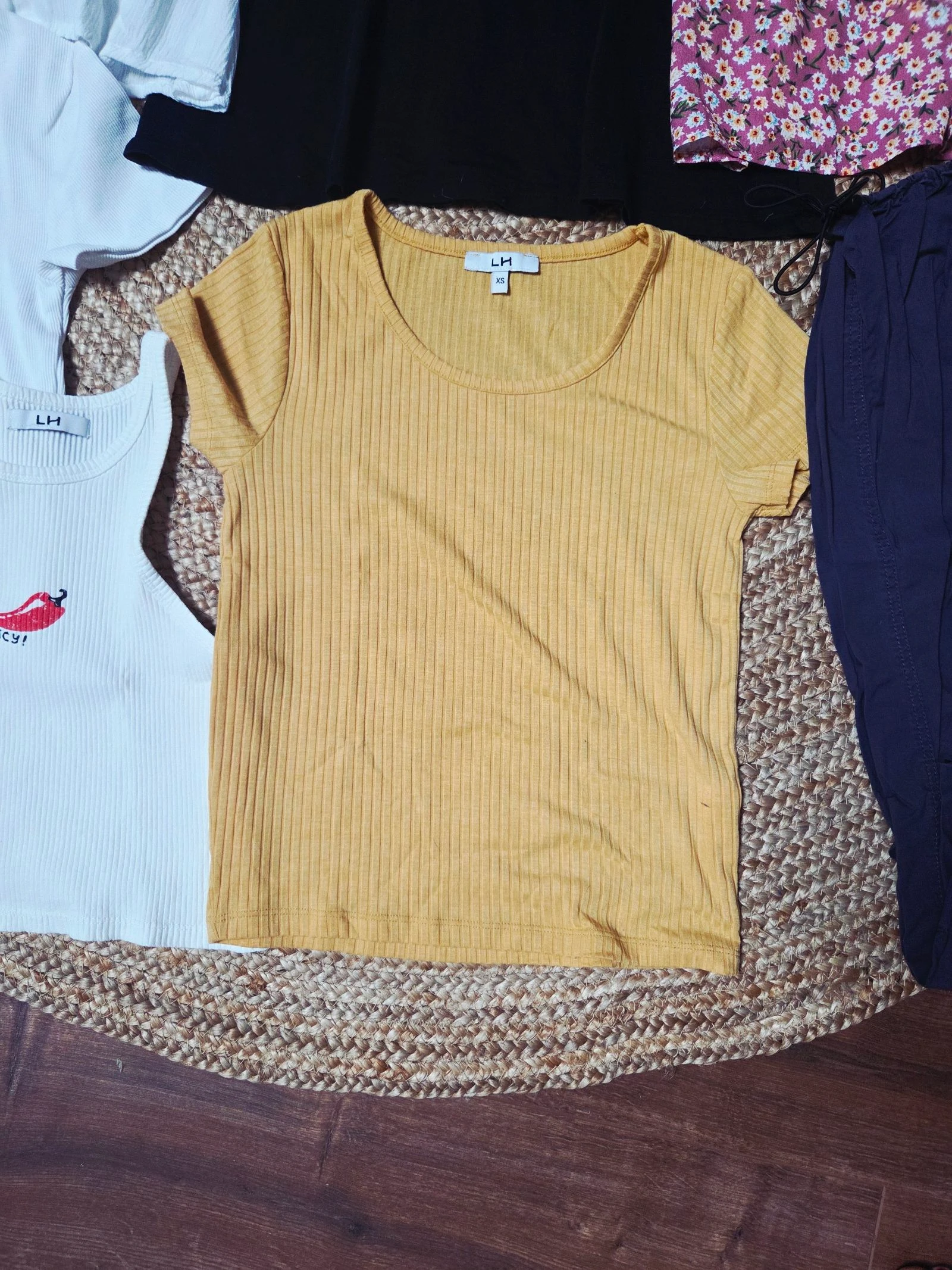 Lote de ropa de verano XS vestidos tazas – photo 3